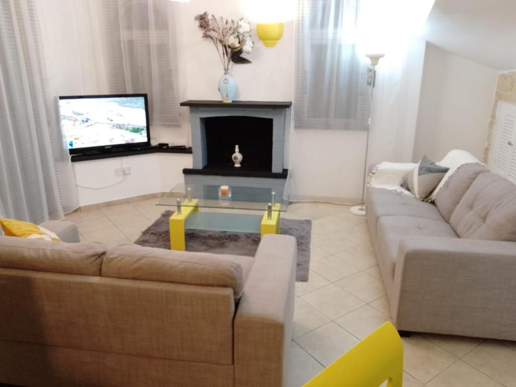 Villa Chrysanthemum Нео Хорио Екстериор снимка