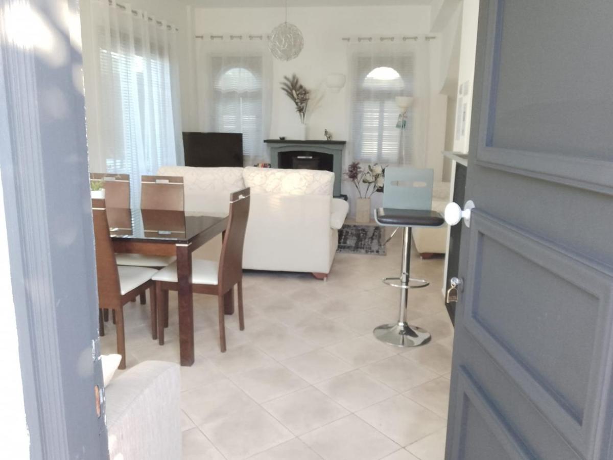 Villa Chrysanthemum Нео Хорио Екстериор снимка