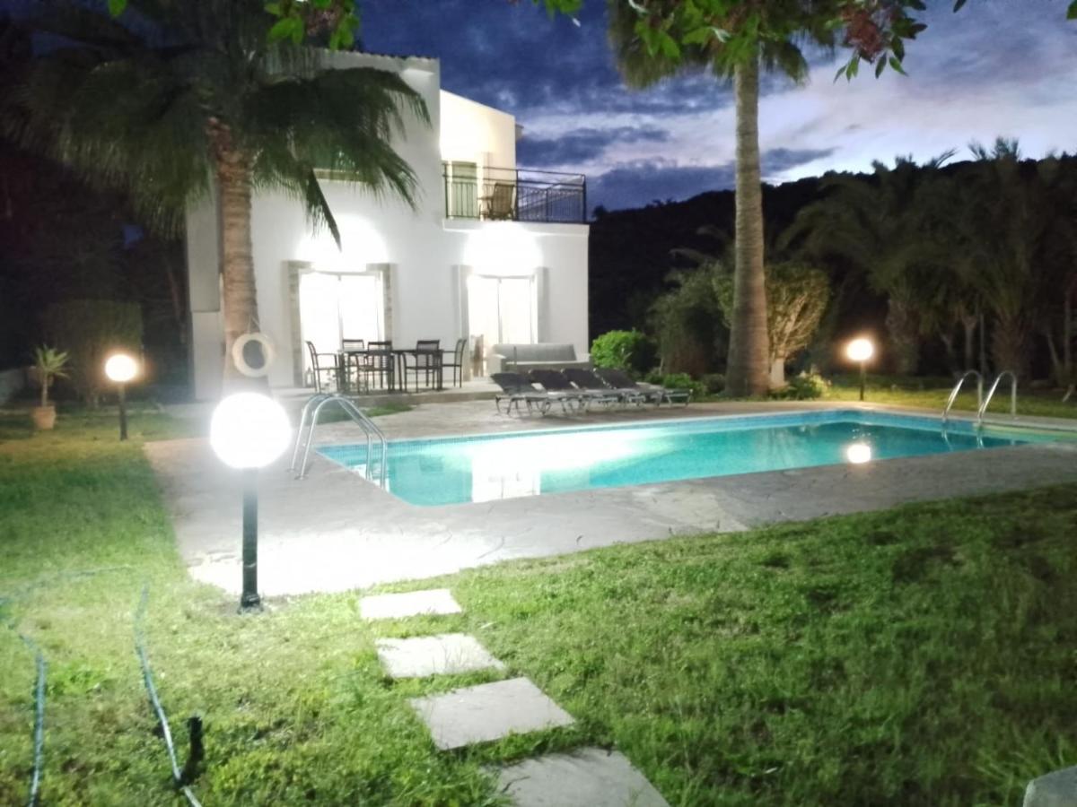 Villa Chrysanthemum Нео Хорио Екстериор снимка