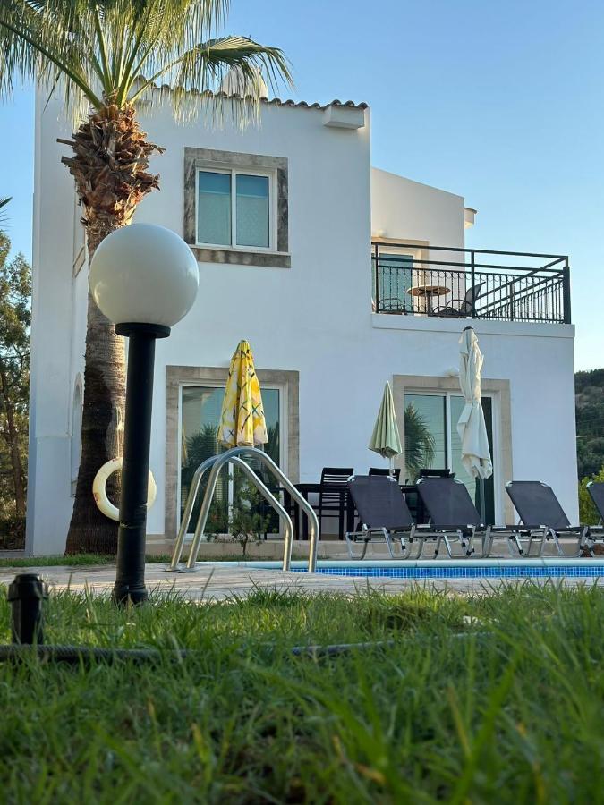 Villa Chrysanthemum Нео Хорио Екстериор снимка
